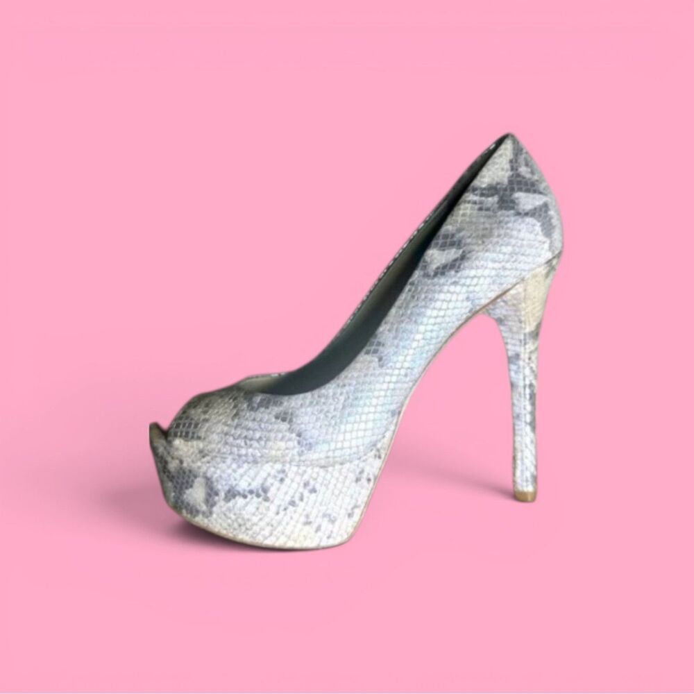 Brian Atwood sz 8
